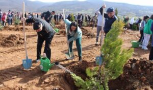 Bilecik Pazaryeri’nde fidanlar depremde hayatını kaybedenler için yeşerecek