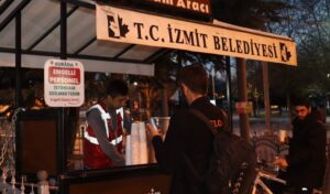 İzmit’ten iftarda sıcak çorba hizmeti