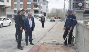 Kütahya’da kaldırım çalışmaları sürüyor