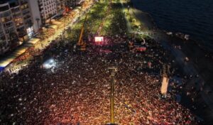 İzmir’de 19 Mayıs coşkusu meydanlara sığmadı