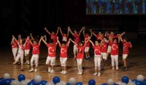 Bodrum Belediyesi’nin anaokulunda mezuniyet sevinci