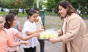 İzmit’te Alikahyalı çocuklara lezzetli ikramlar