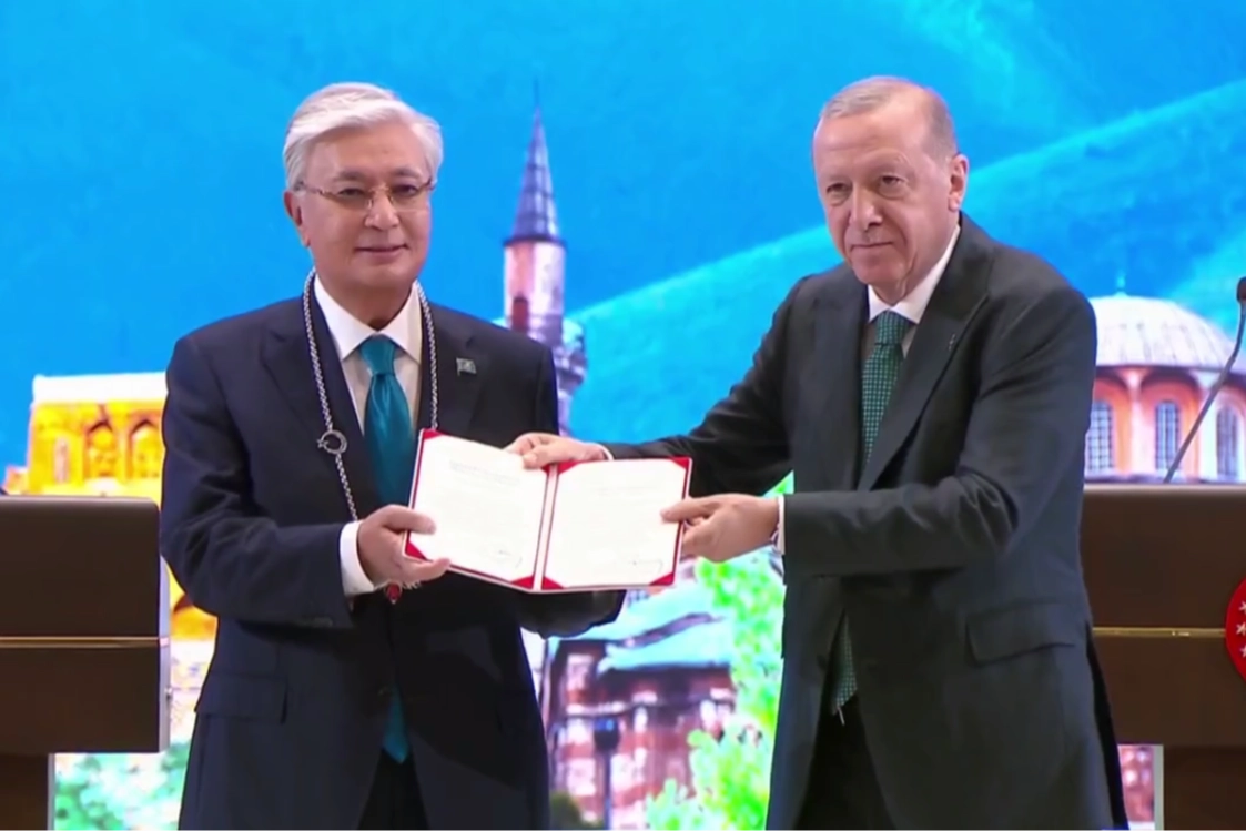 Kazakistan Cumhurbaşkanı Tokayev’e Türkiye'den devlet nişanı