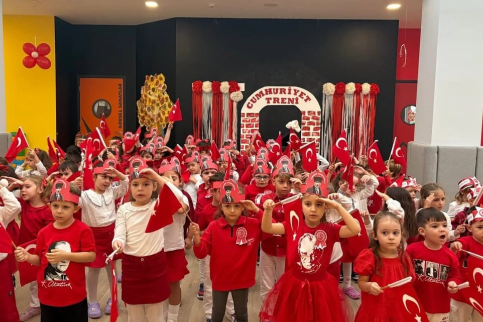 Bursa Nilüfer’de minikler Cumhuriyet Bayramı’nı coşkuyla kutladı