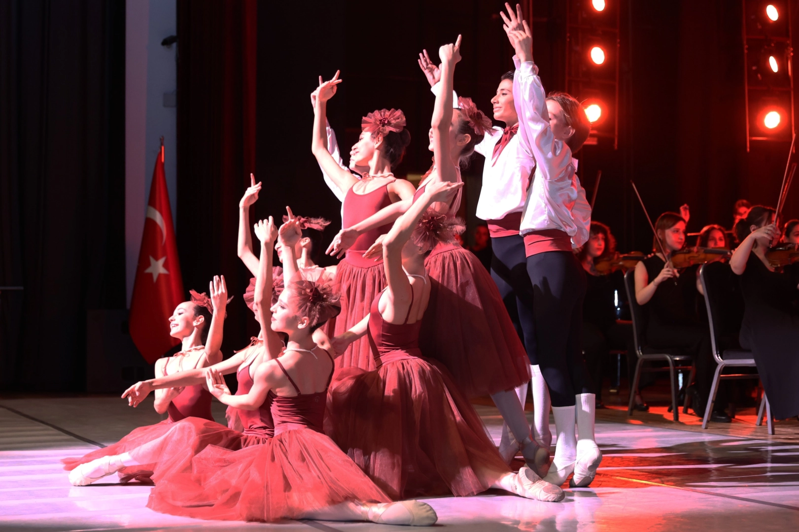 Dokuz Eylül'den 102. yıla yakışan şölen